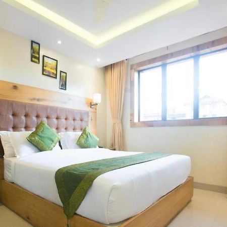 Hotel Airport Star Yeni Delhi Dış mekan fotoğraf