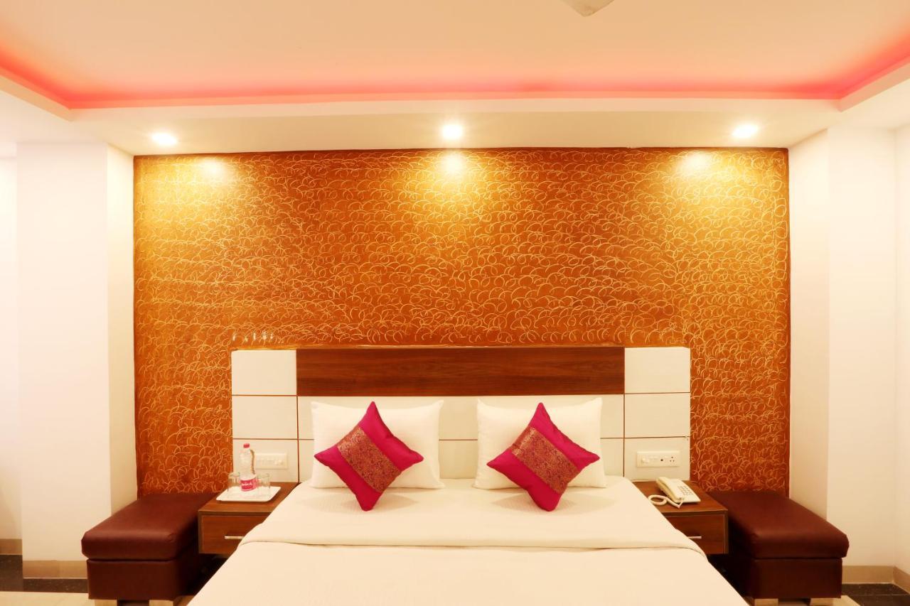 Hotel Airport Star Yeni Delhi Dış mekan fotoğraf