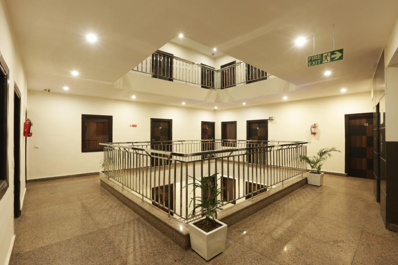 Hotel Airport Star Yeni Delhi Dış mekan fotoğraf