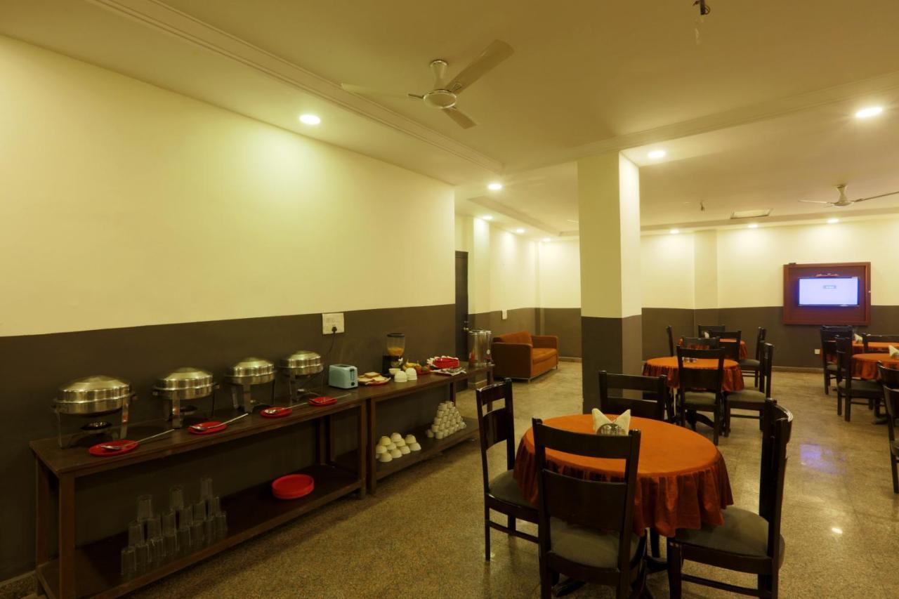 Hotel Airport Star Yeni Delhi Dış mekan fotoğraf